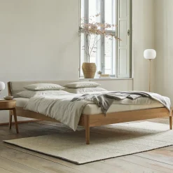 Bett Almeno mit Polsterbetthaupt(Wollstoff Kaland ziegel, Kernbuche, 90 x 200 cm)