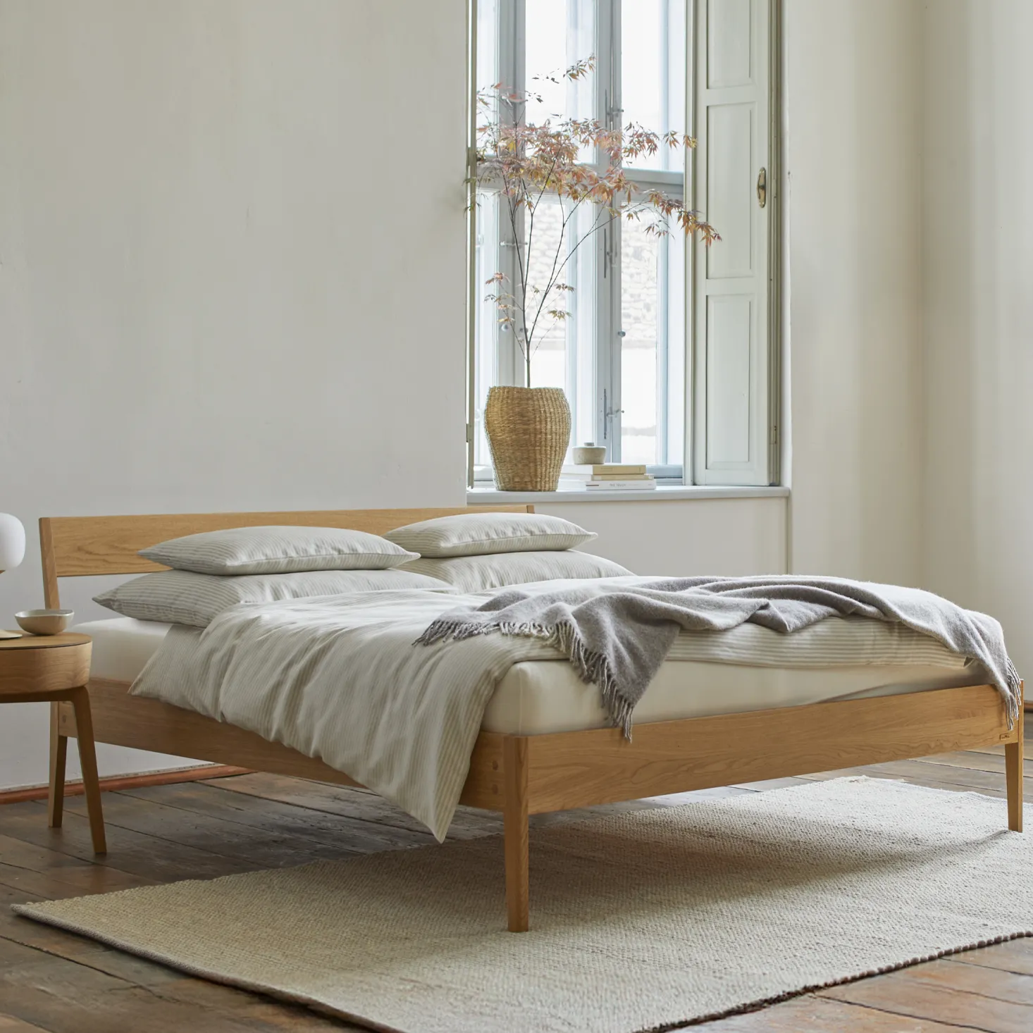Bett Almeno mit Stegbetthaupt(Buche, 160 x 200 cm)