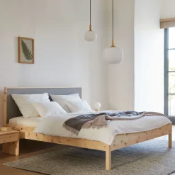 Bett Kiramo(Filz Kiesel, Zirbe, 160 x 200 cm)