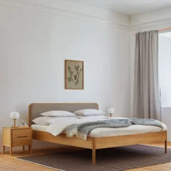 Bett Tenso mit Polsterbetthaupt(Wollstoff Tano natur hell, Kernbuche, 160 x 200 cm)