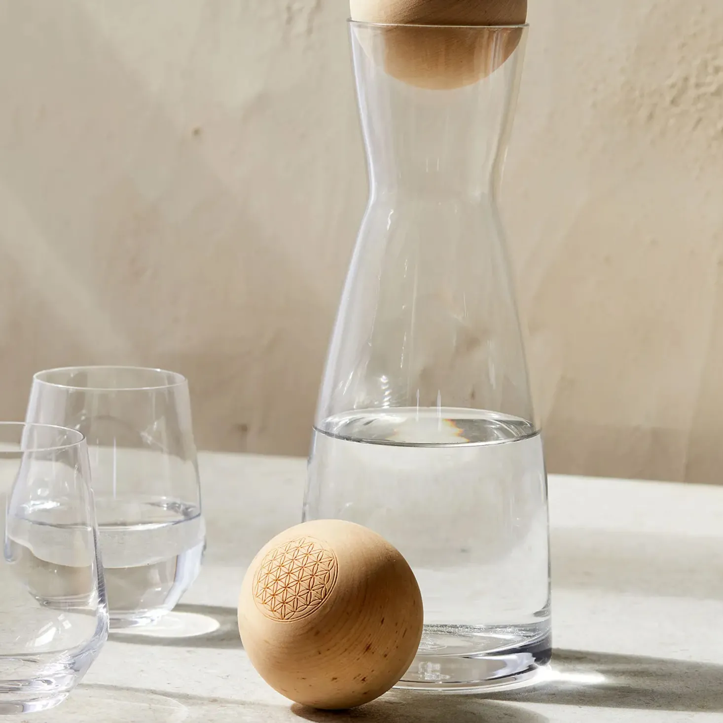 Glaskaraffe mit Zirbenkugel(1 l)