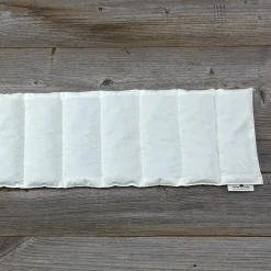 Kirschkern-WärmekissenBezug: 100 % Baumwolle, Baumwolle kbA, Füllung: 100 % Kirschkerne (20 x 60 cm)
