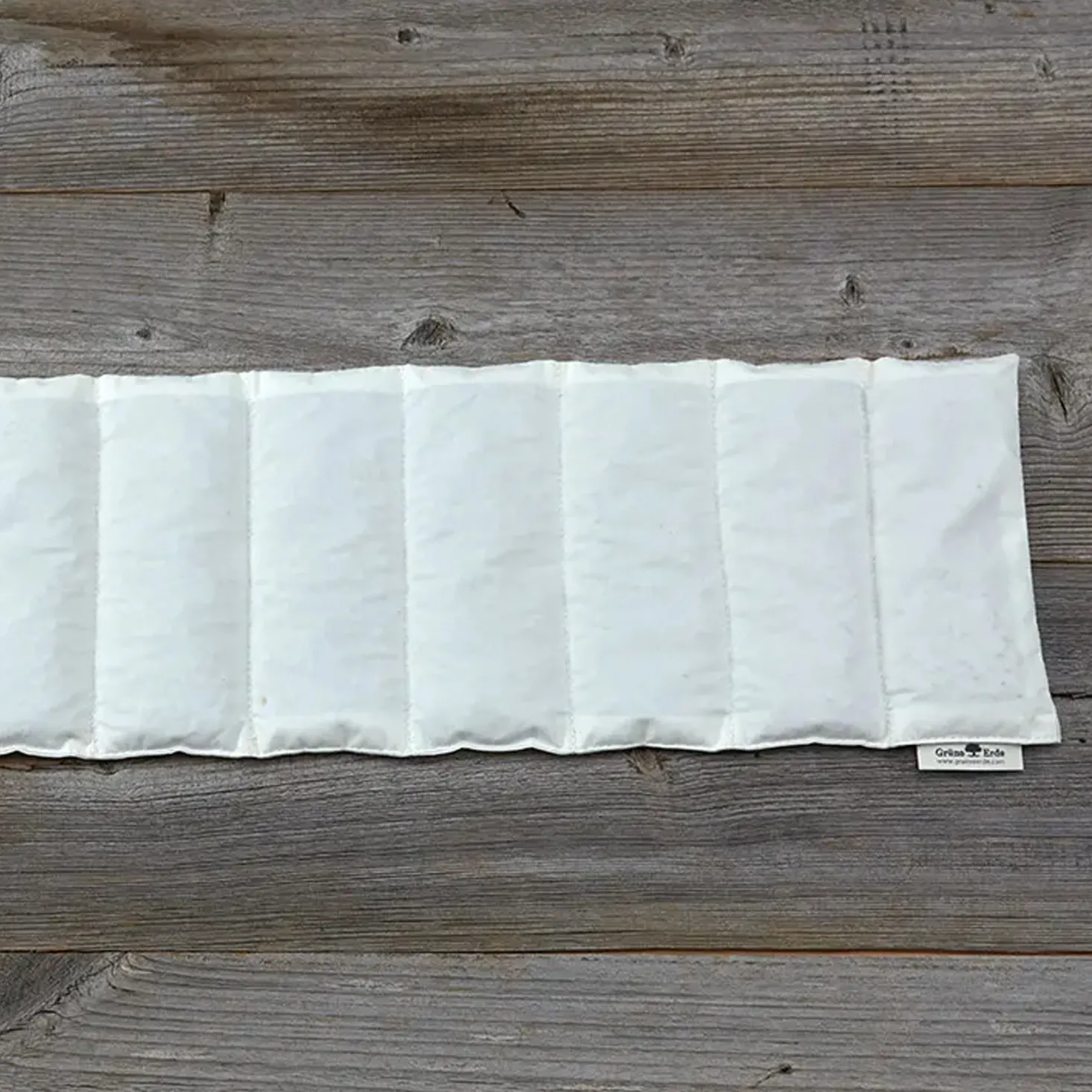Kirschkern-WärmekissenBezug: 100 % Baumwolle, Baumwolle kbA, Füllung: 100 % Kirschkerne (20 x 60 cm)