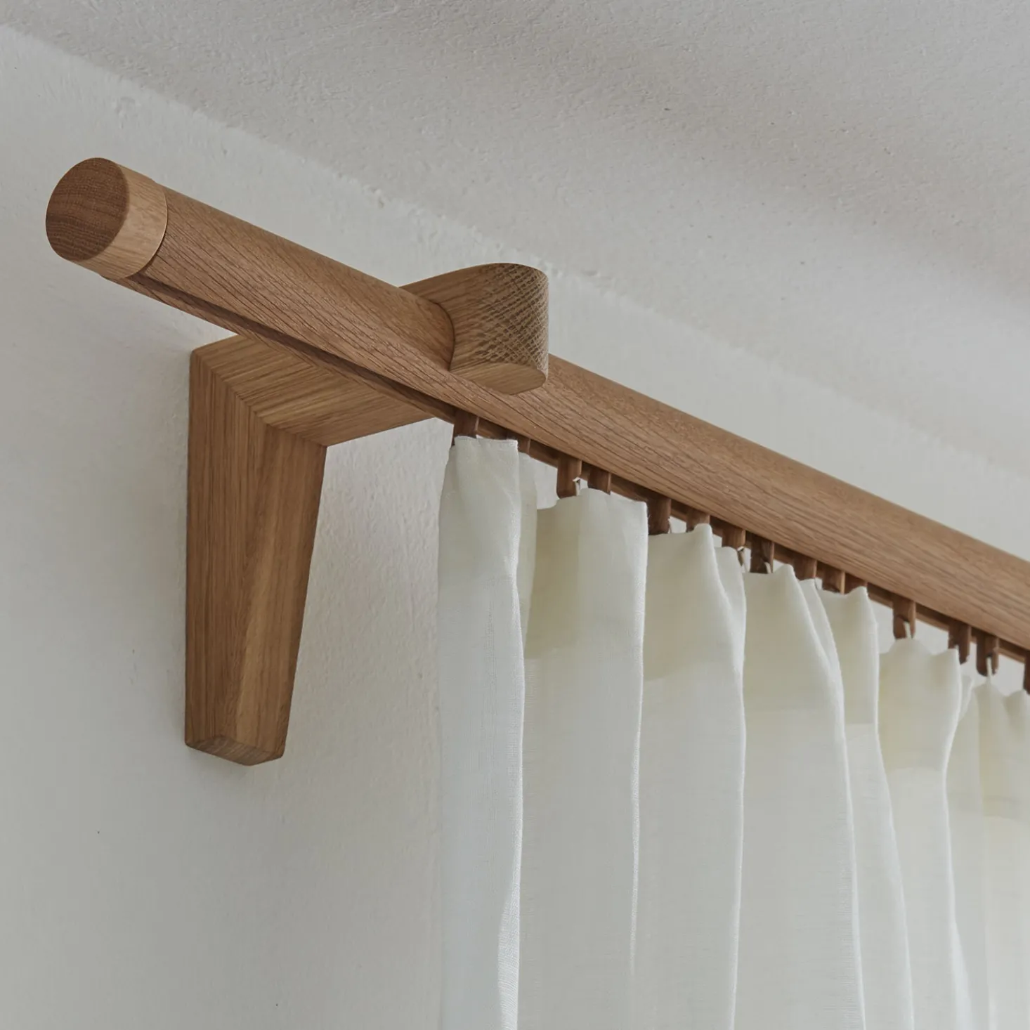 Vorhangstange Listellorund, 1-läufig, inkl. Abdeckkappen (Eiche, 200cm)